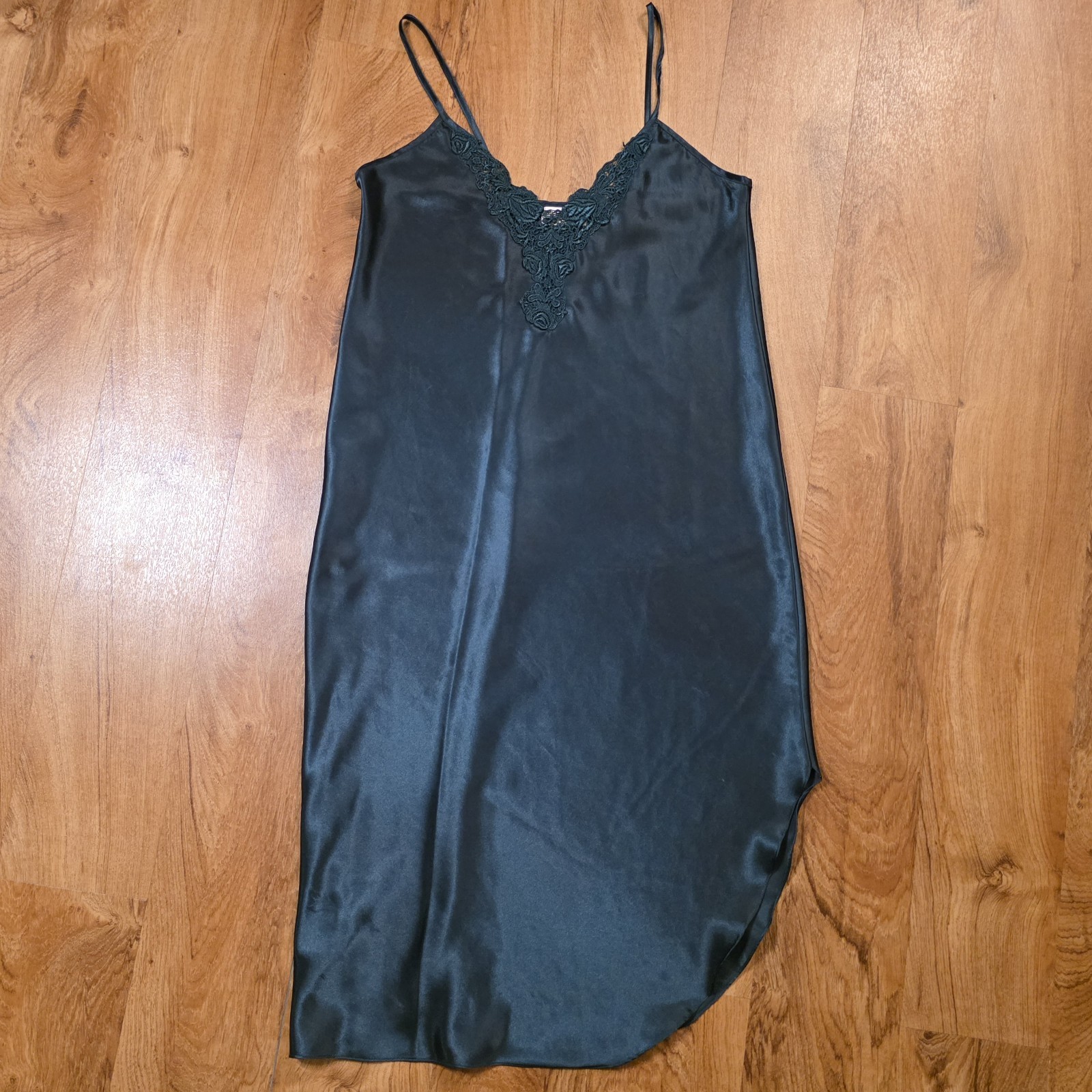 Vintage Inner Most Emerald Green Satin Embroidered Trim Strappy Slip – Est. M/L