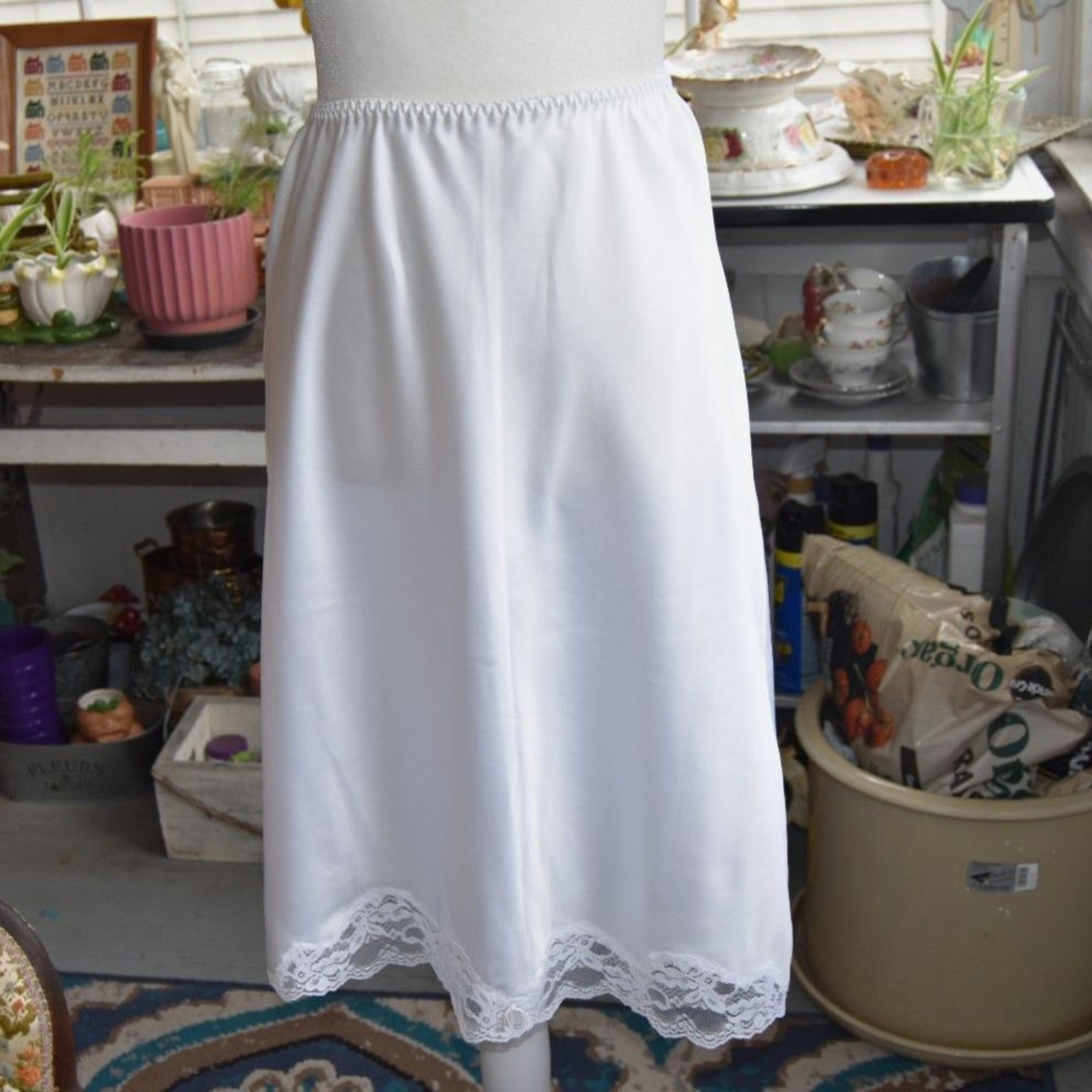 Vintage 1970s Maidenform White Something Special Half Slip Lace Hem ILGWU USA S