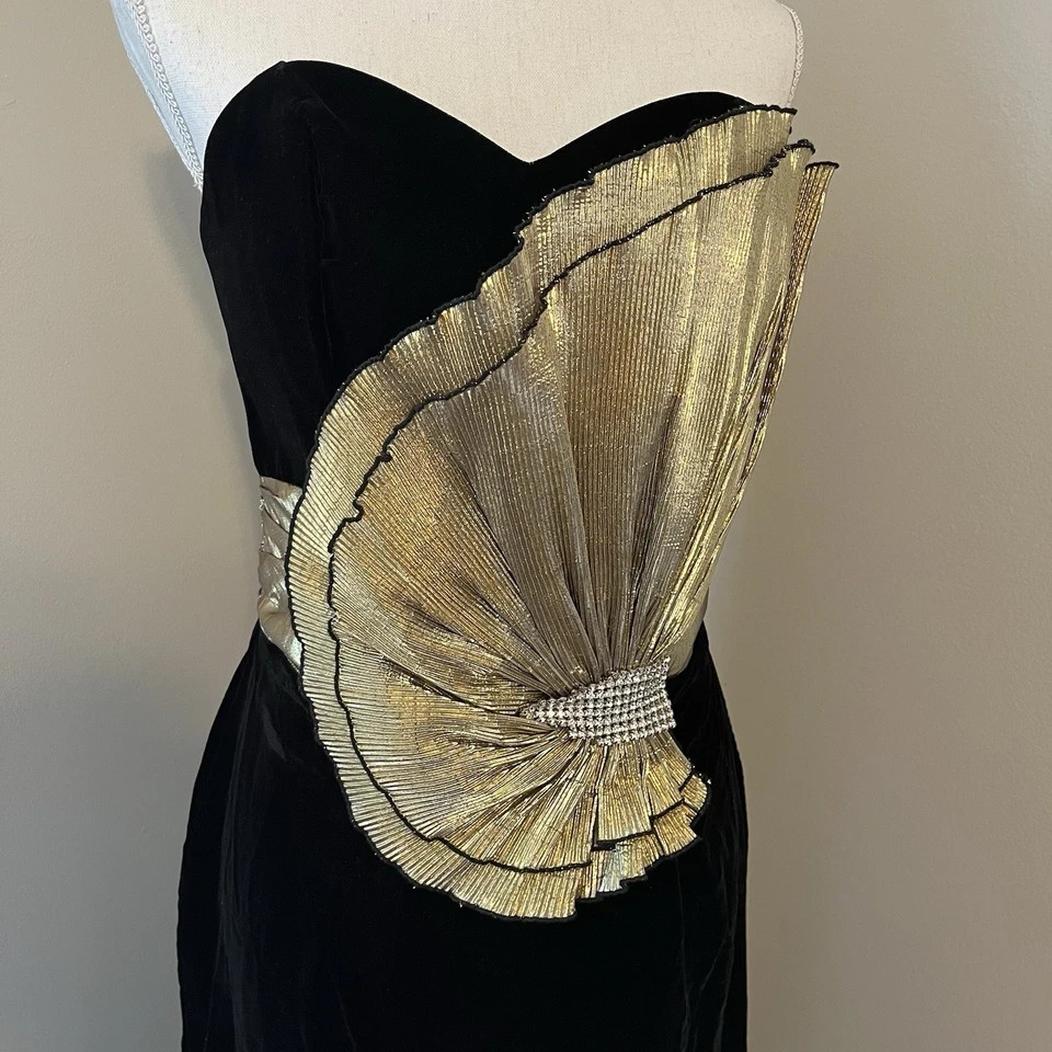 80s Vintage Couture Gown Black Velvet Gold lamé Sleeveless Dress Size 13-14 USA