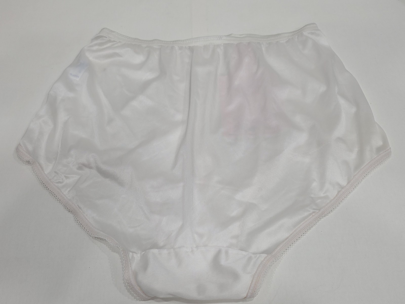 Vanity Fair Vintage White Solid Nylon Cotton Panties Size 6 NWT