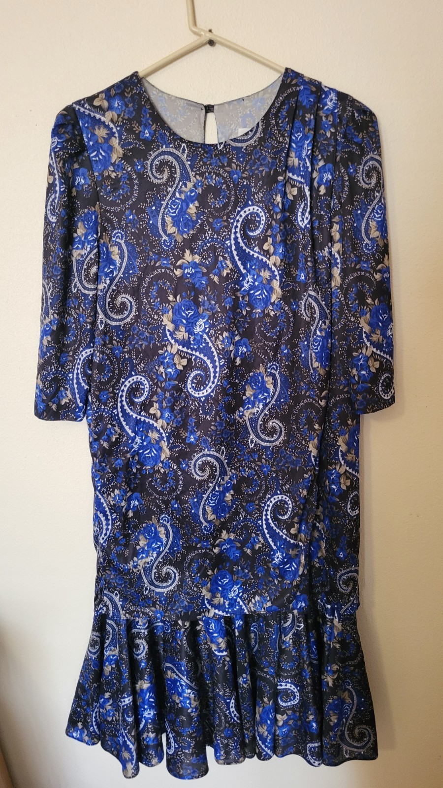Vintage Risa Ann NY Blue Paisley Pleated Party Dress 14.5 Key Hole Back 80s 90s