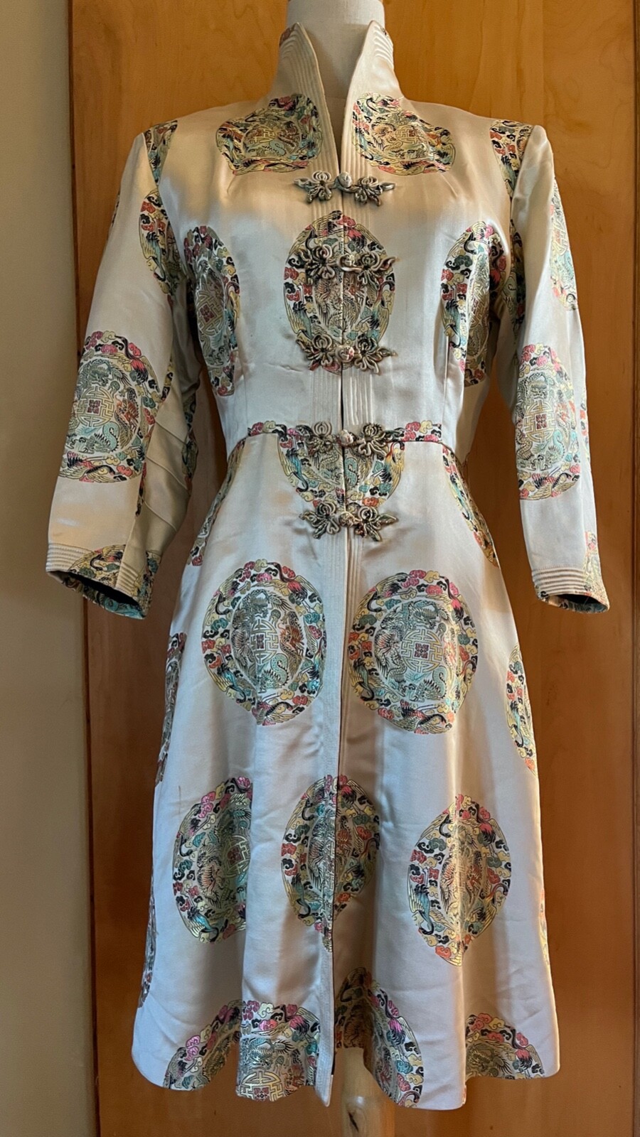 WOMEN&rsquo;S VINTAGE DYNASTY HONG KONG CHINESE SILK BROCADE DRESS COAT JACKET XS / S