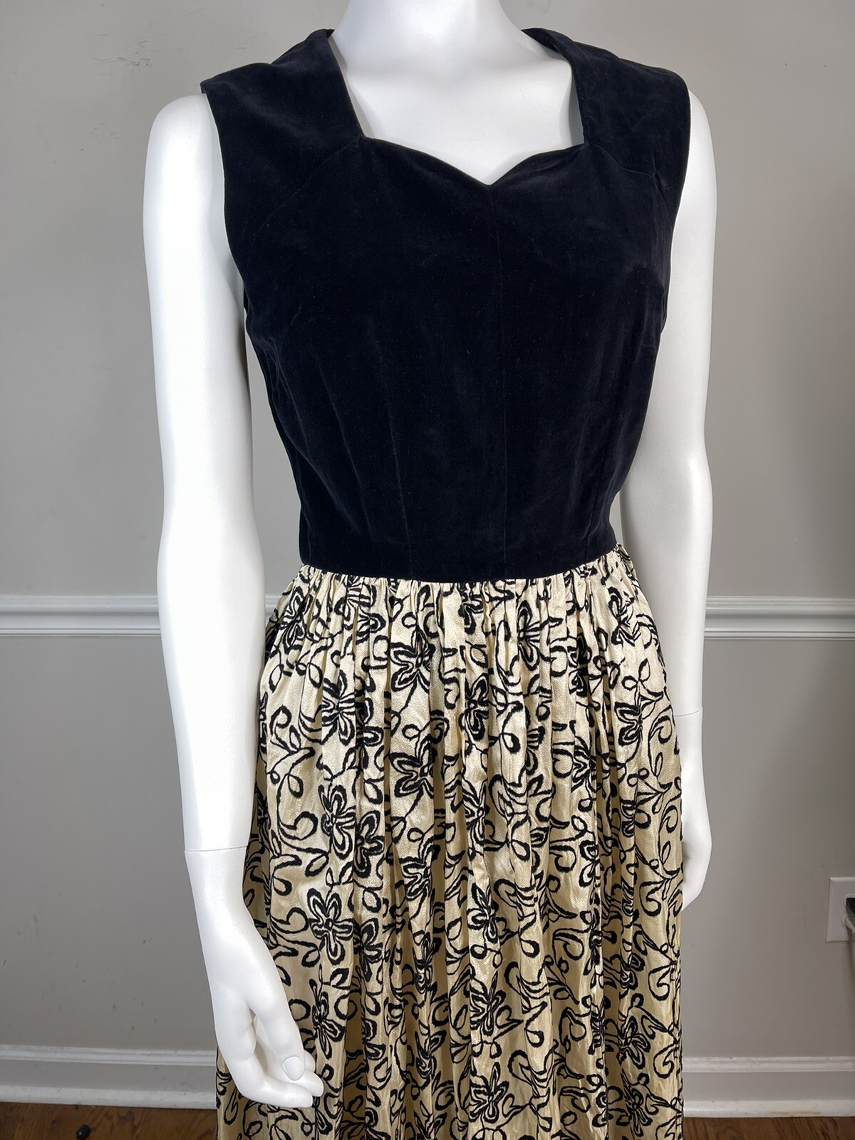 Vintage 60s 70s black velvet floral metallic gold Evening Gown dress 36” bust
