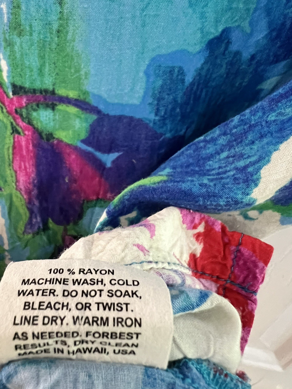 Vintage Jams World Hawaiian button-up vibrant tropical print Size Small Crop Top