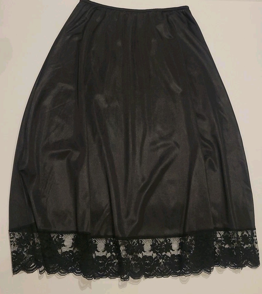 Vtg Maidenform Half Slip Chantilly Lace Hem Antron Nylon Black Union USA Sz L