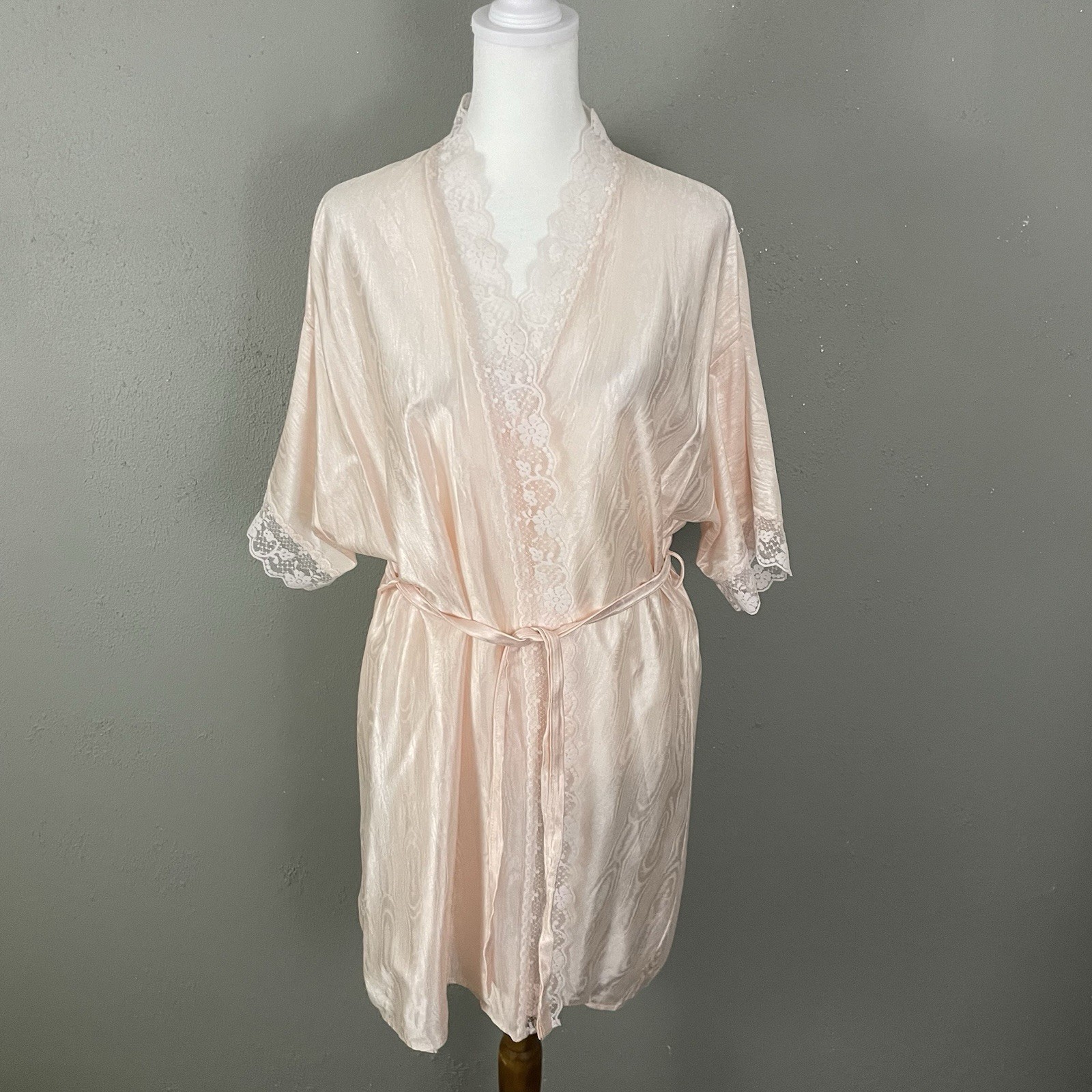 Vintage 60s 70s Elissia Lingerie Peignoir Robe M Blush Pink Lace Belted USA Made