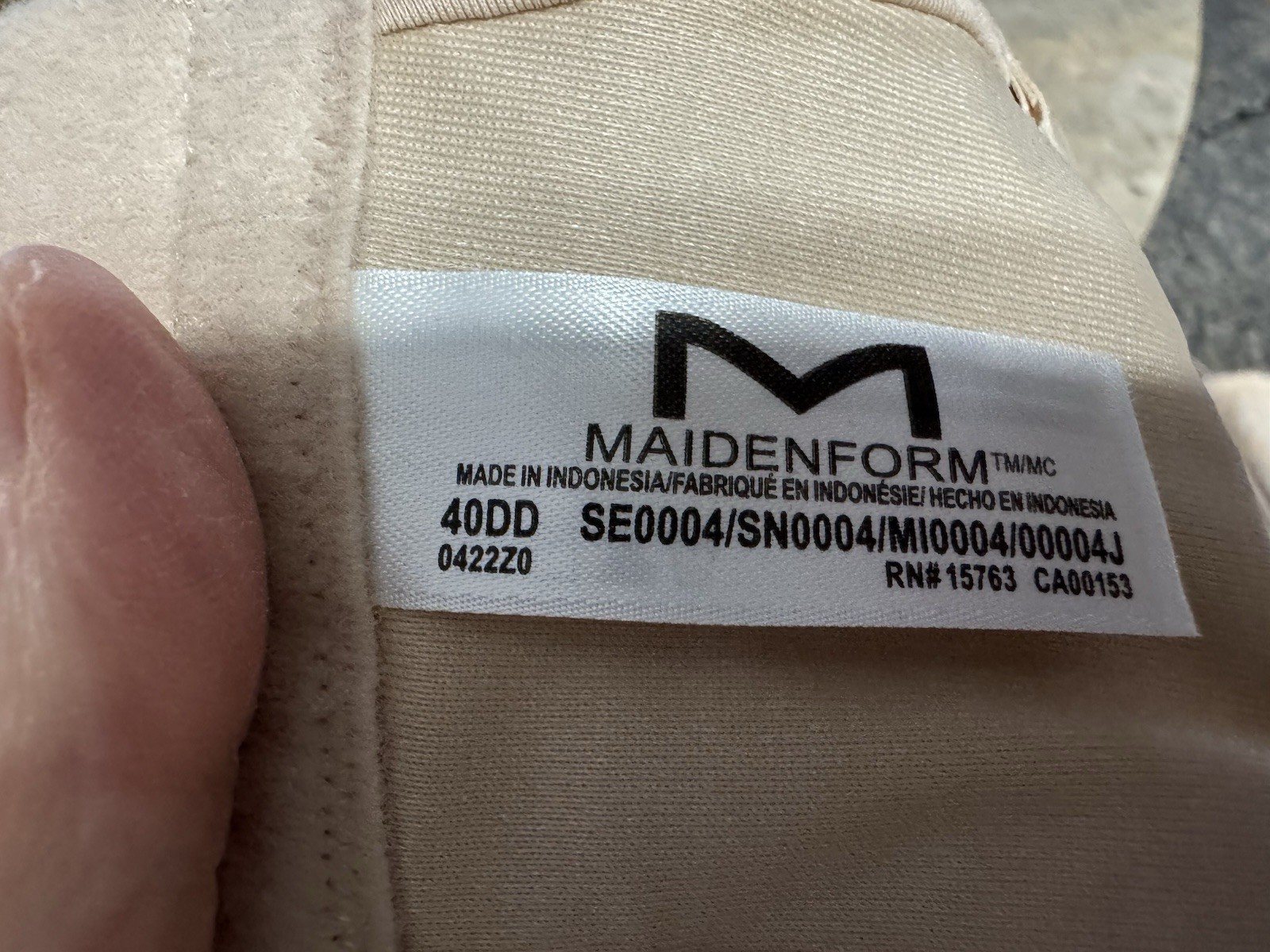 VINTAGE MAIDENFORM BRA! SIZE 40 DD. BEIGE. NEW!
