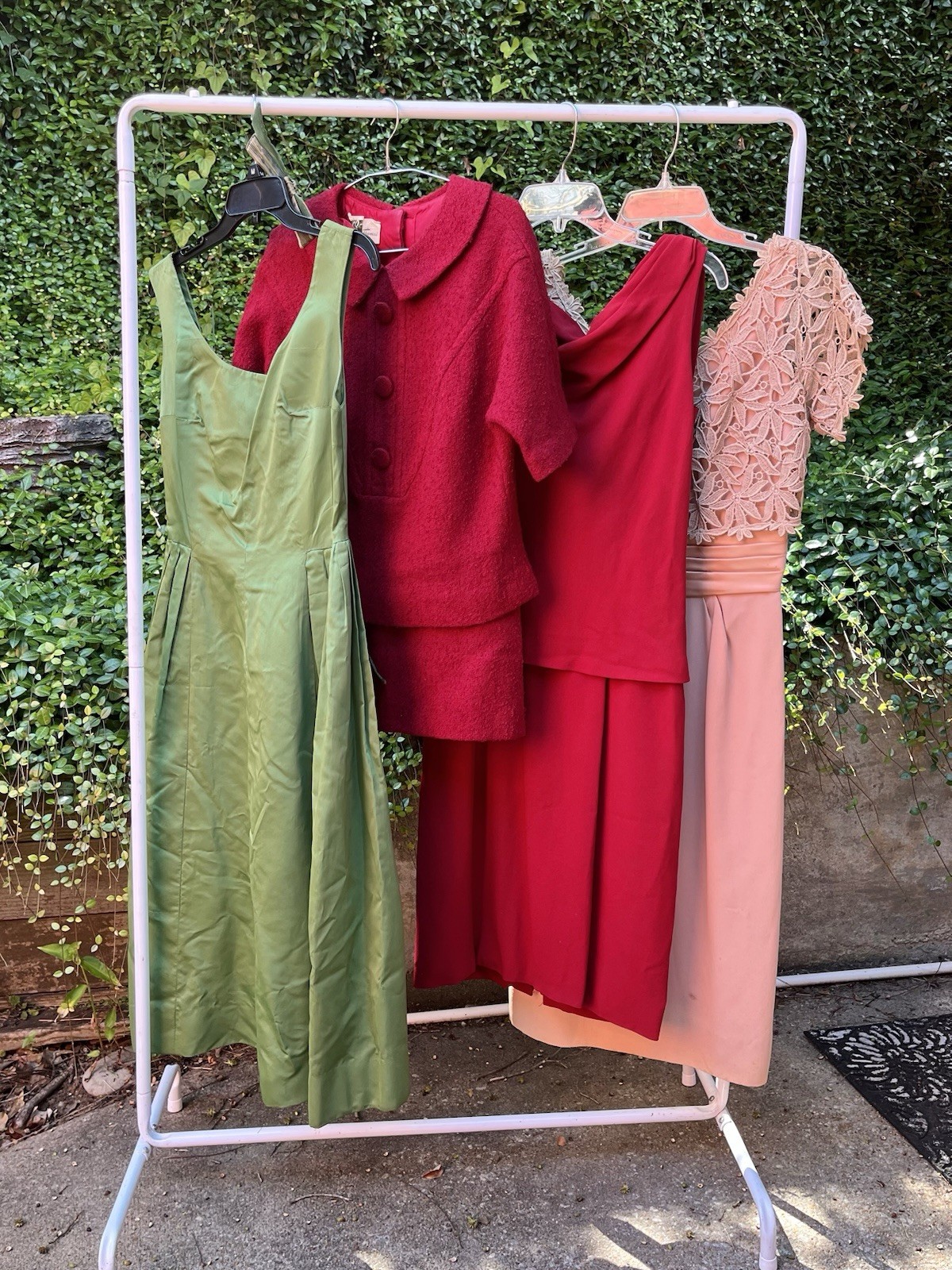 Lot of 4 1950s/1960s Slightly Wounded Dresses For Resale / Red Green Pink Lace