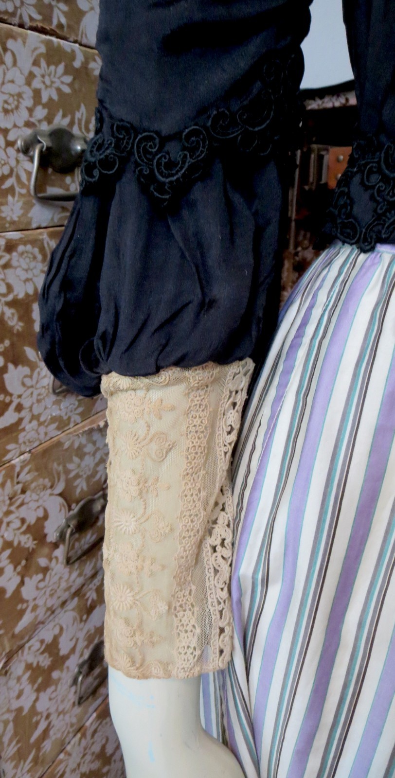 1880s Black Silk Bodice Beading Details & Lace High Neck Interior Corset 32 Bust