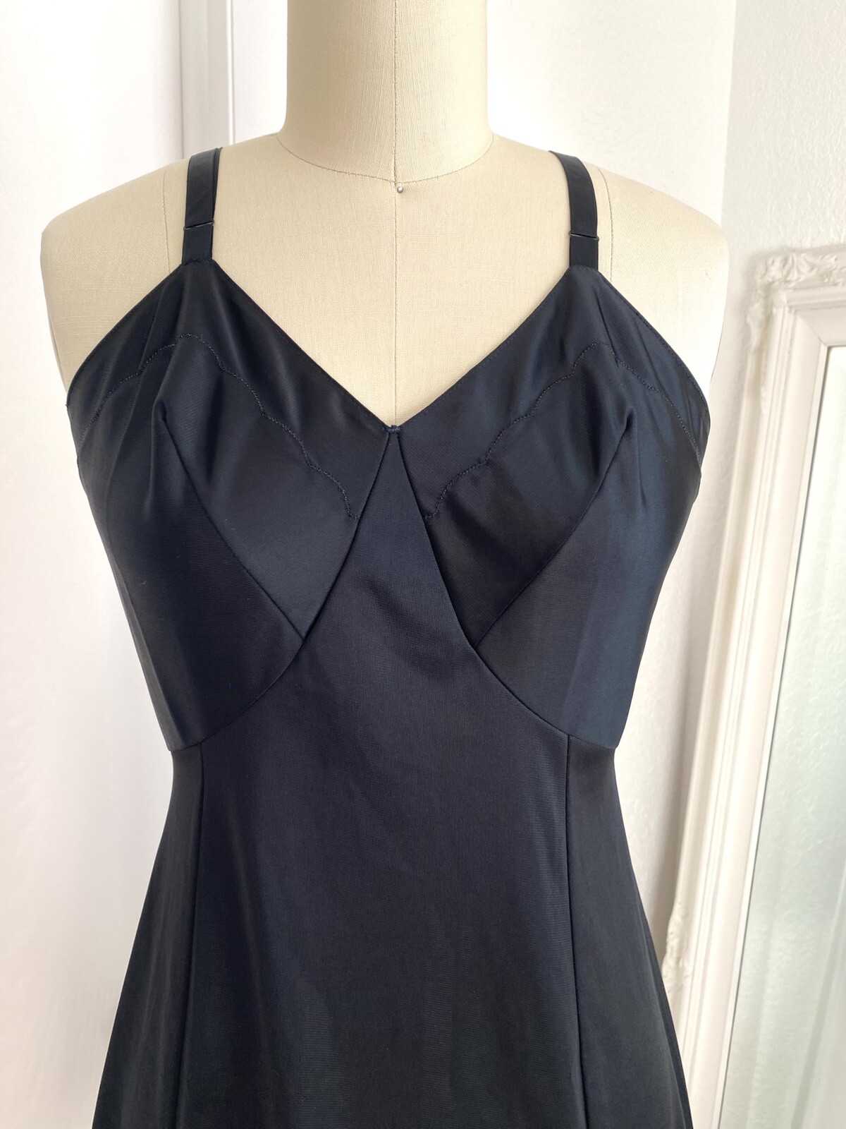 VTG 1950’s Charmode Pointed Black Lingerie Full Slip Dress 34 Short Bullet