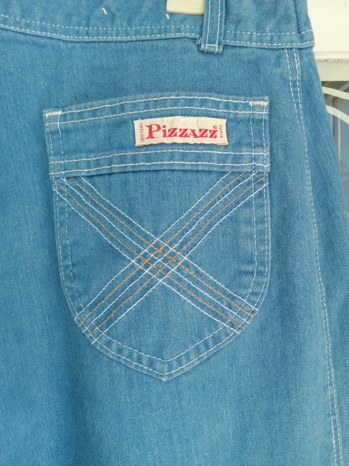 Vintage Pizzazz High-Waisted Straight Leg Women&rsquo;s Soft Jeans 28 Waist, 30 Inseam