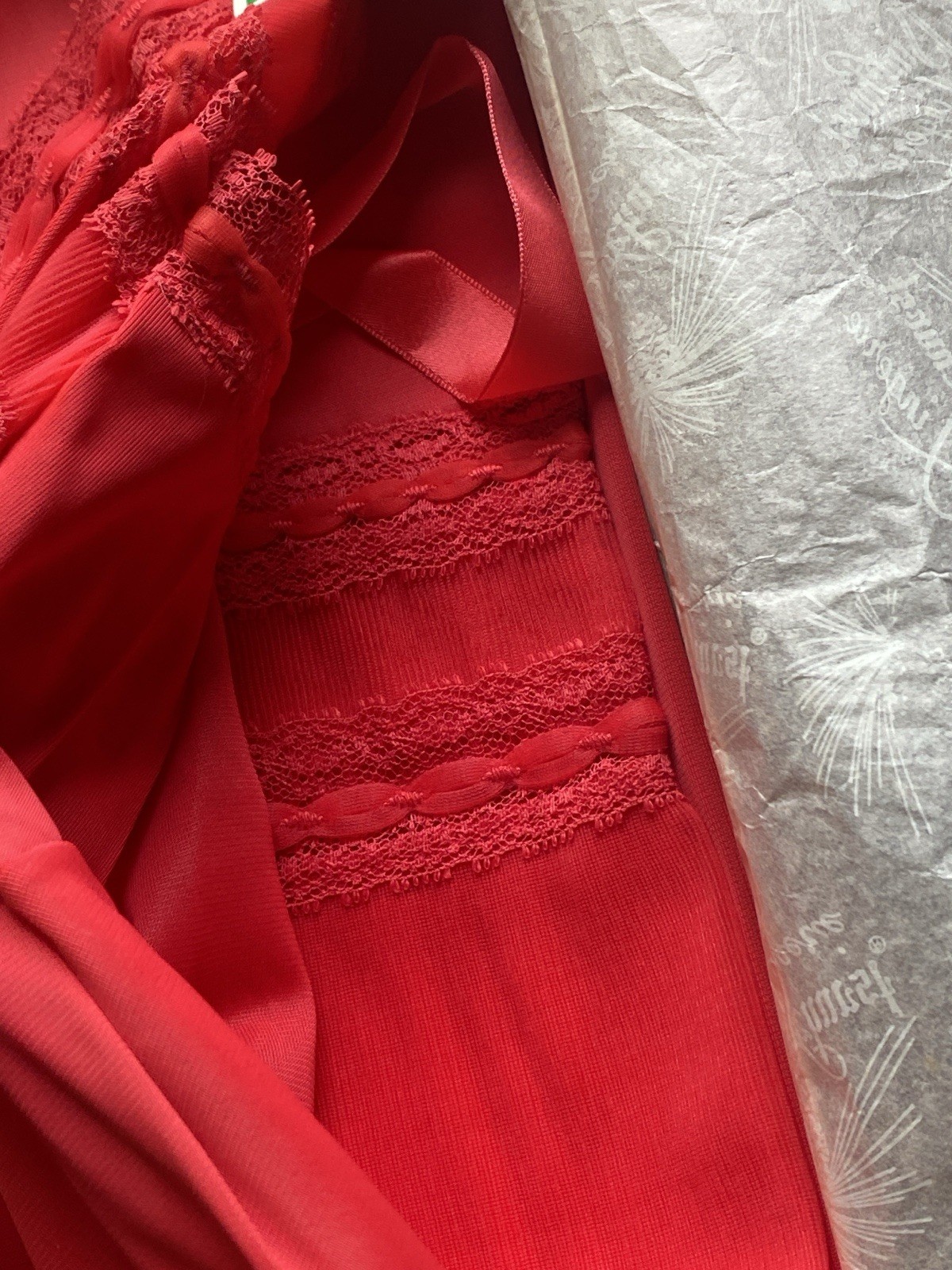 In box Vintage 50s or 60s Pinehurst Lingerie Gorgeous Size 32 Red Nylon slip