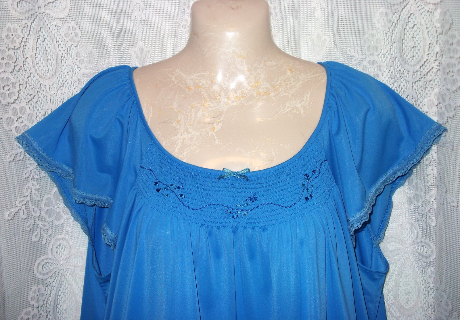 Med.(Lg.)Miss Elaine,ocean blue,waltz.vintage nightgown,comfy soft nylon,lingeri