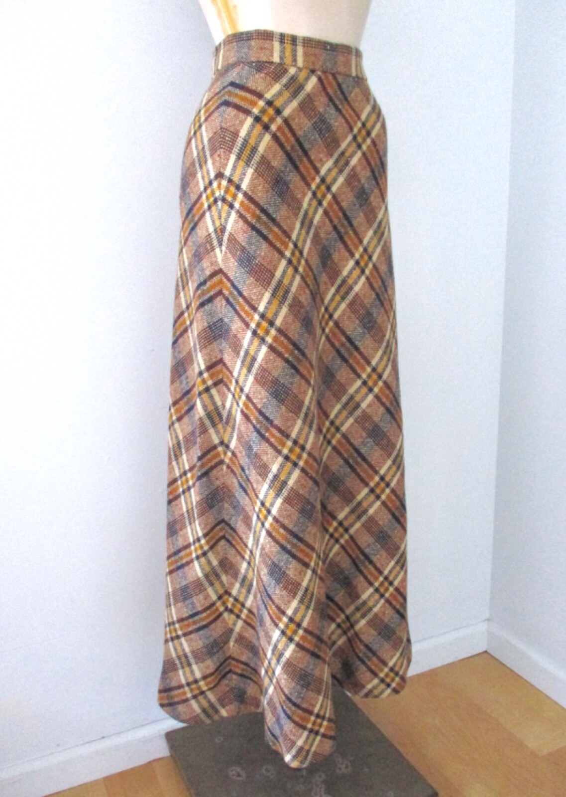 Vtg 60s 70s Mod Brown Gold Plaid Tweedy Acrylic A-Line Maxi Hostess Skirt 25 in.