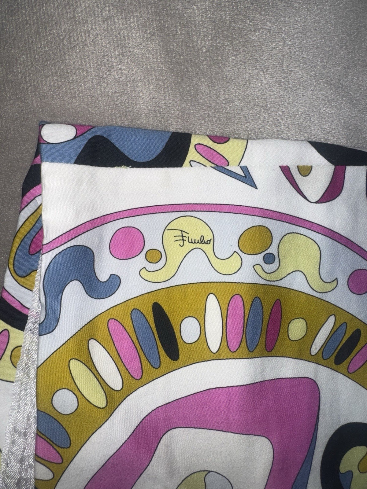Vintage Emilio Pucci Multicolor Abstract Print Vibrant Shorts Never Worn Sz S