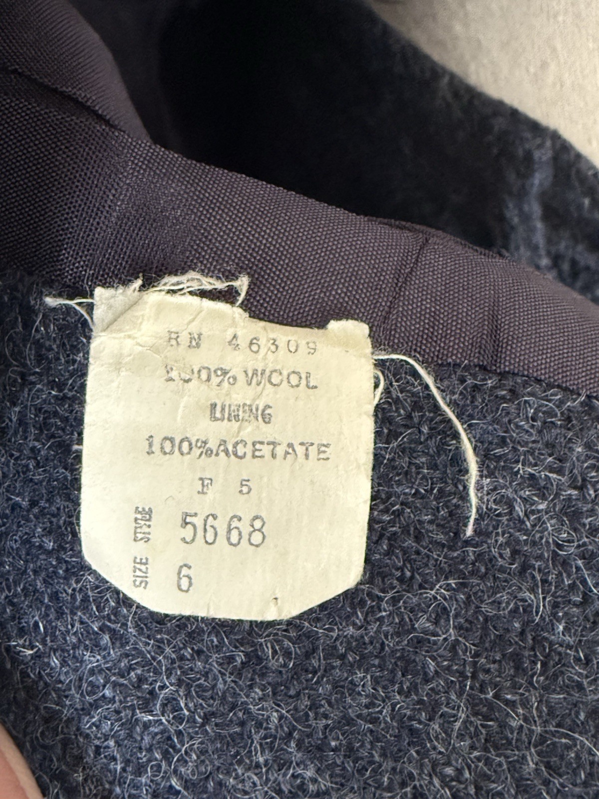 Vintage Intuitions 100 % Wool Dark Blue 2 Piece Pant Suit Ladies Size 6