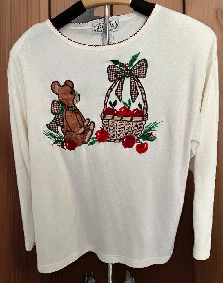 Women’s Large Christmas Bear Shirt Blouse Cottagecore Cabincore Teacher Apple