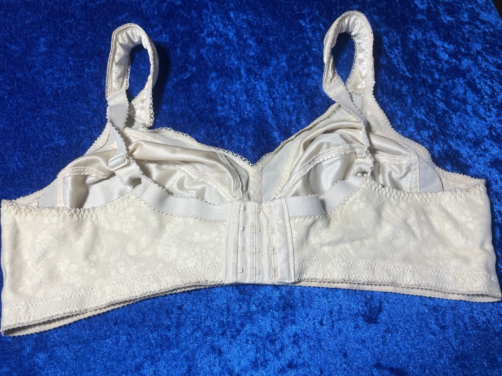 Vintage Underscore Bra 42b Wireless Comfort Padded Straps Fair Condition