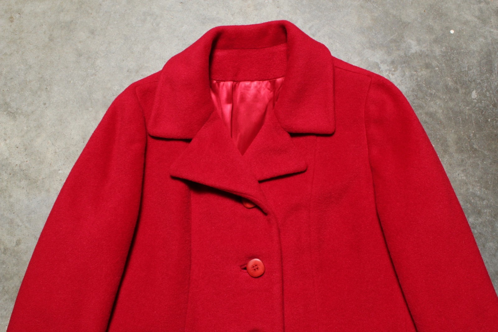 Vintage 60&rsquo;s USA Union-Made Ruby Red Shagmoor Wool Coat – M / L
