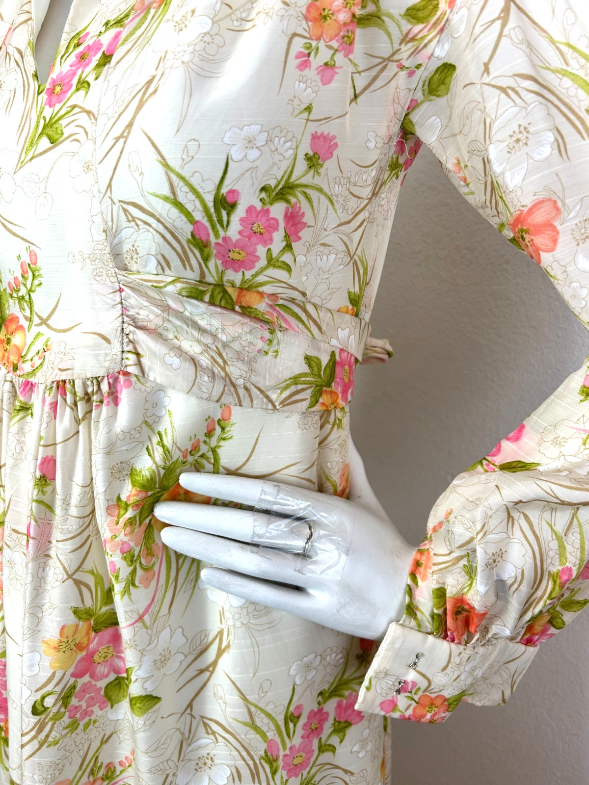 70s Floral Satin Hostess Dress Size Medium Maxi Collared V-Neck Long Sleeve EUC