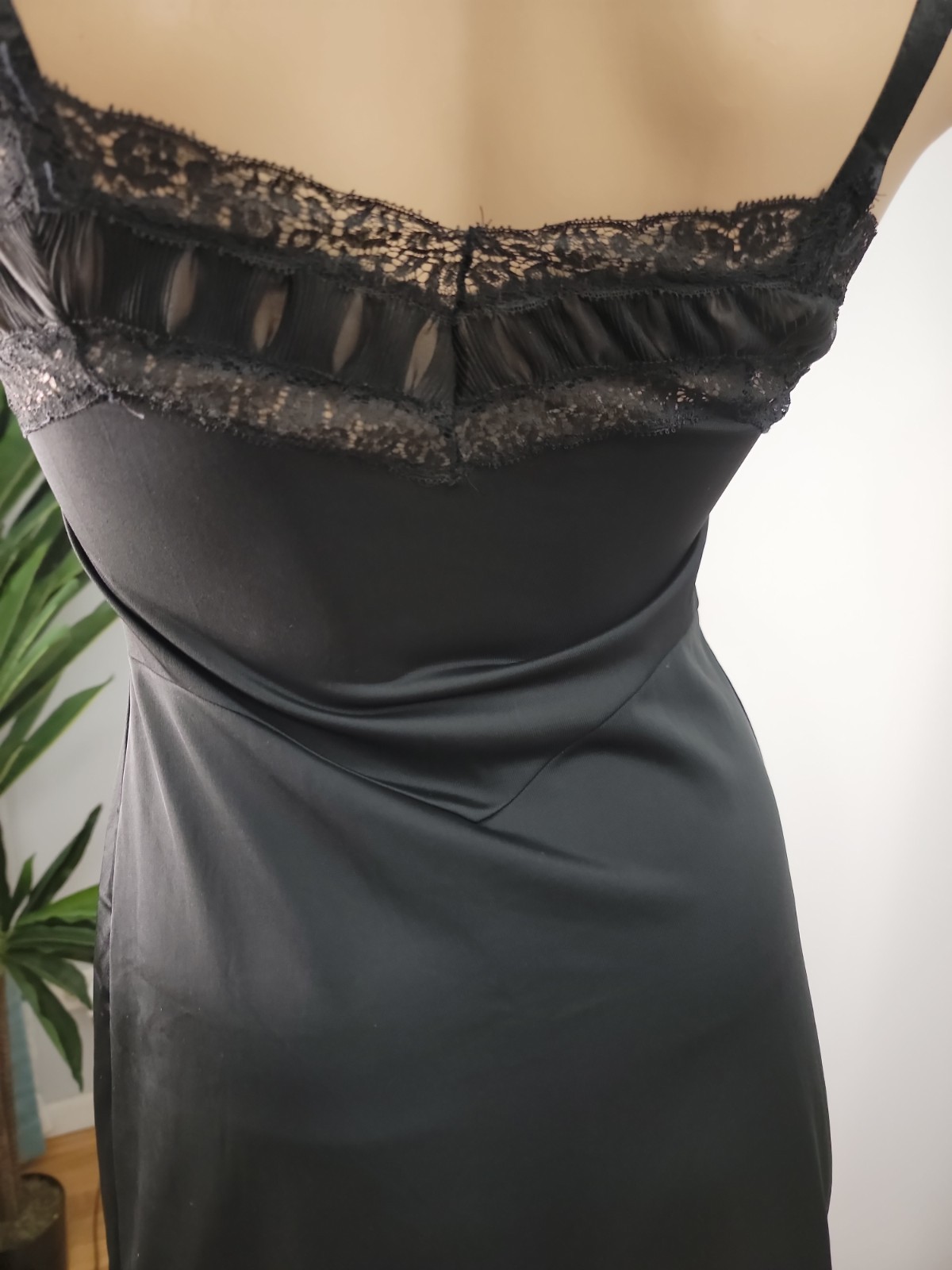 Vintage Charmode Tricot Nylon Black Pleated Lace/Pleat Detail Full Slip Size 34