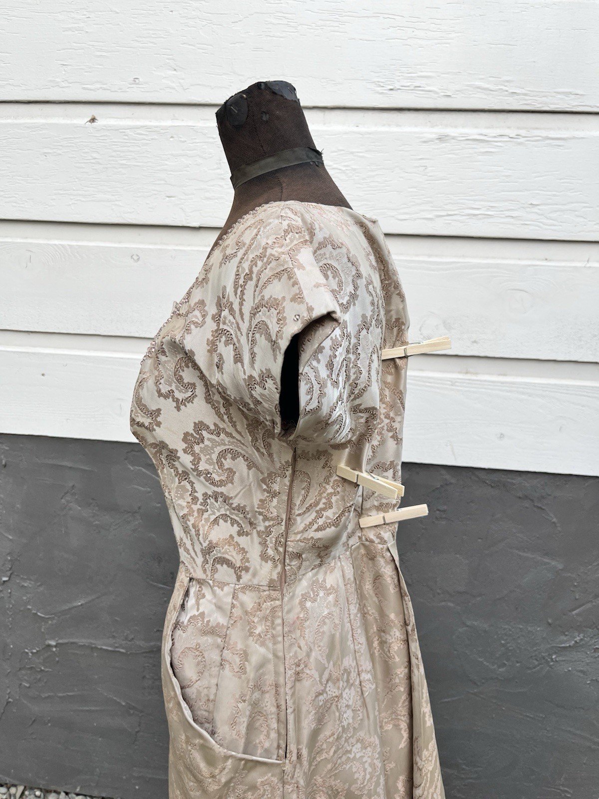 VTG 1950s Brocade Jacquard Rhinestone Cocktail Dress Hollywood Glam 31” Waist