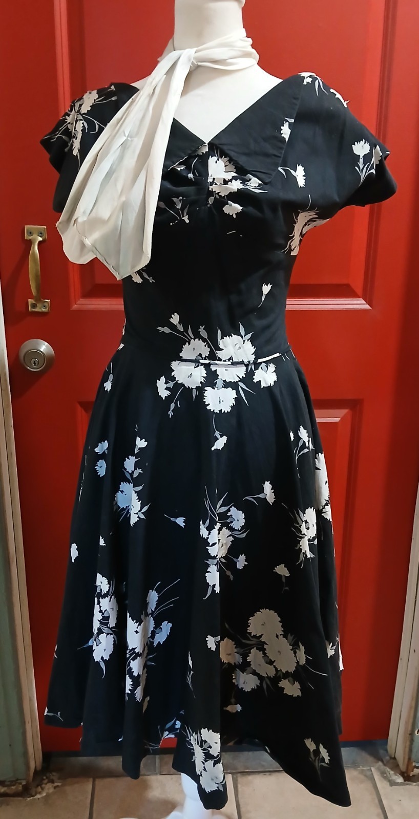 VTG 1950s Ann Marsh NY Fit To Flare Cotton Floral Scarf Neckline Day Dress XS
