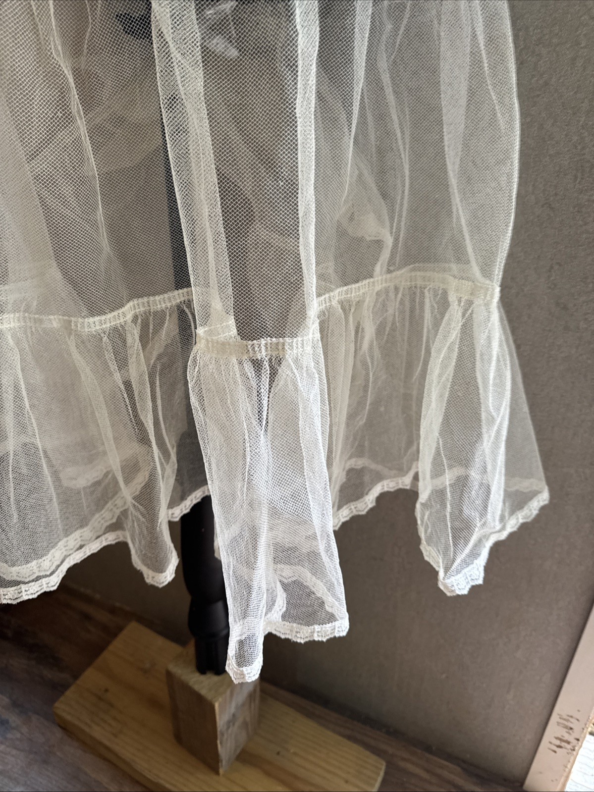Vintage White Mel-Lin White Tulle Petticoat Crinoline, Slip Skirt Large