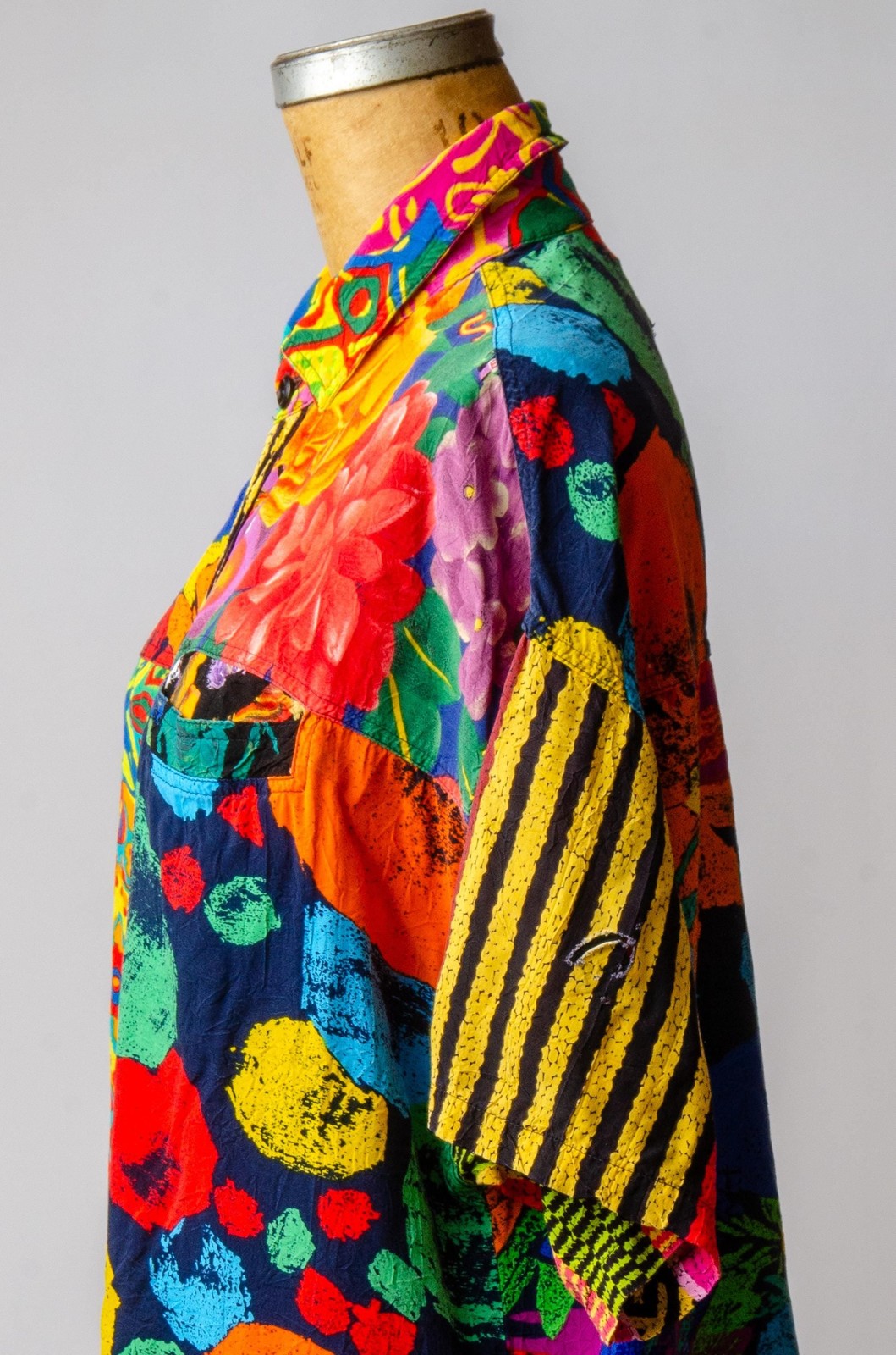 1980s Jams World Prod Dev Team Honolulu Surf Line Hawaii Rayon Shirt