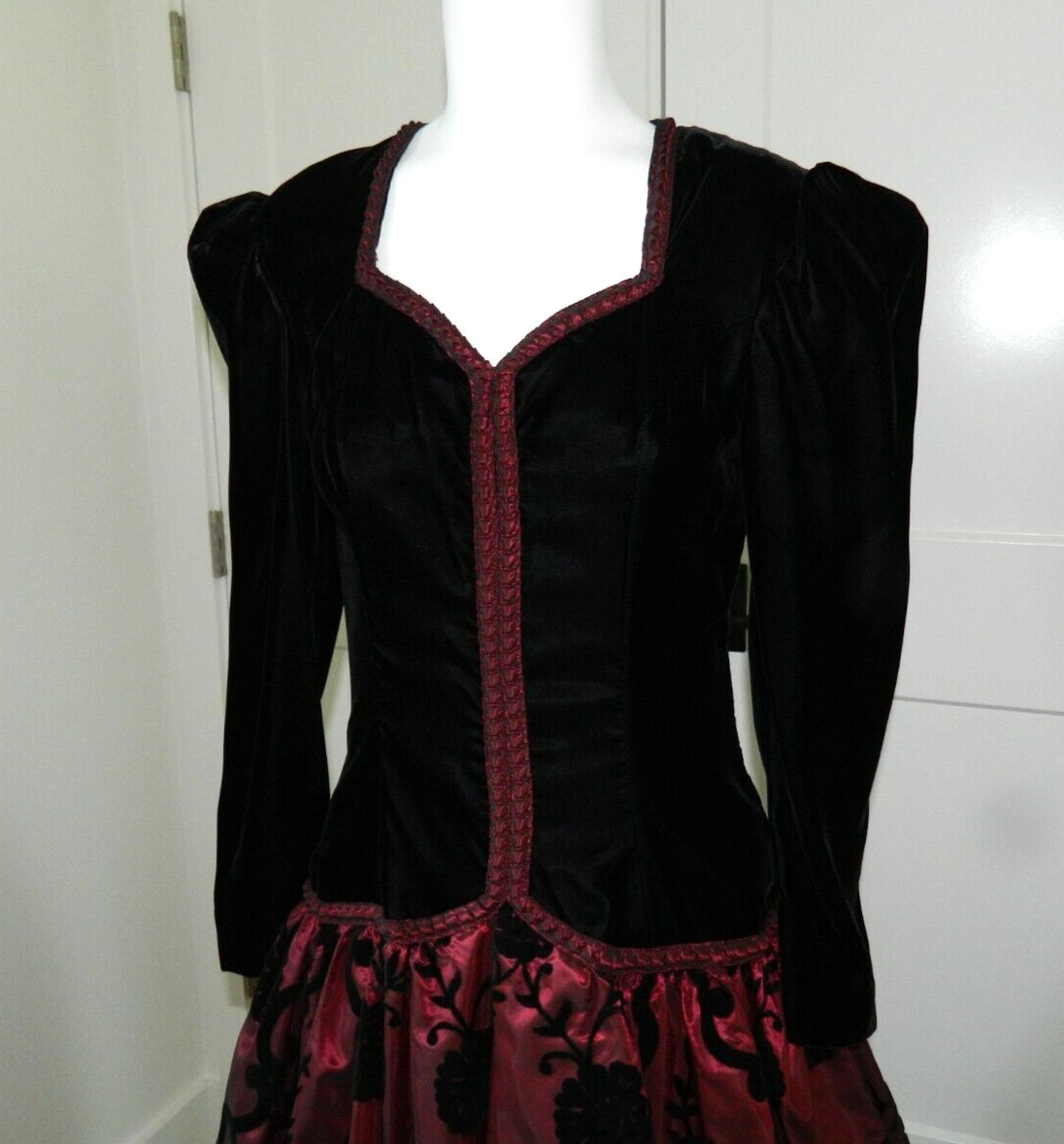 Vtg. SCOTT MCCLINTOCK Black Velvet Burgundy Brocade Special Occasion Dress sz 4