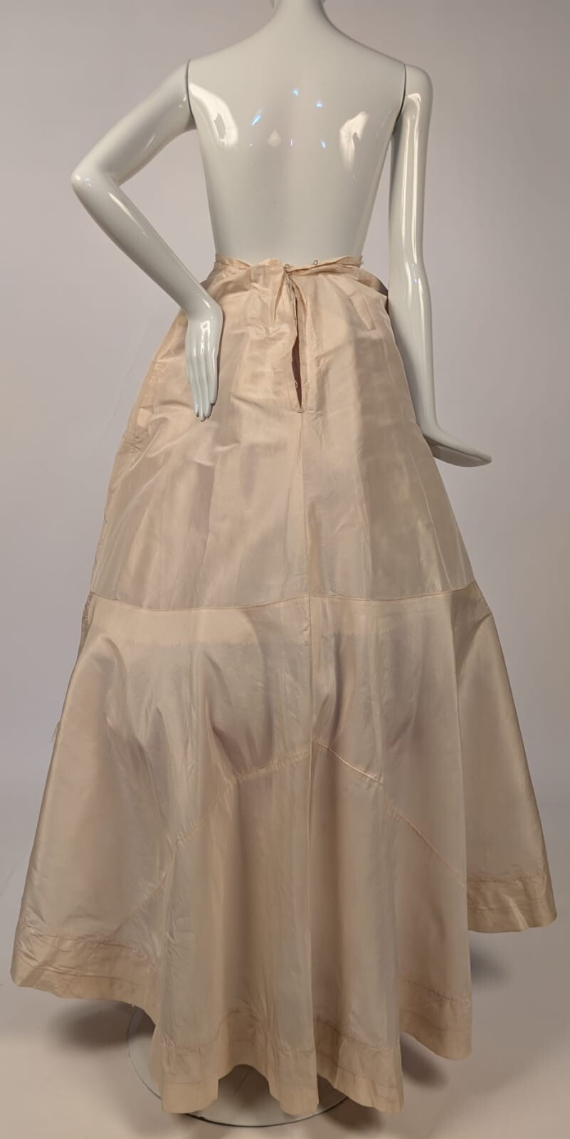 VICTORIAN 1890’S CRISP IVORY SILK TAFFETA SKIRT