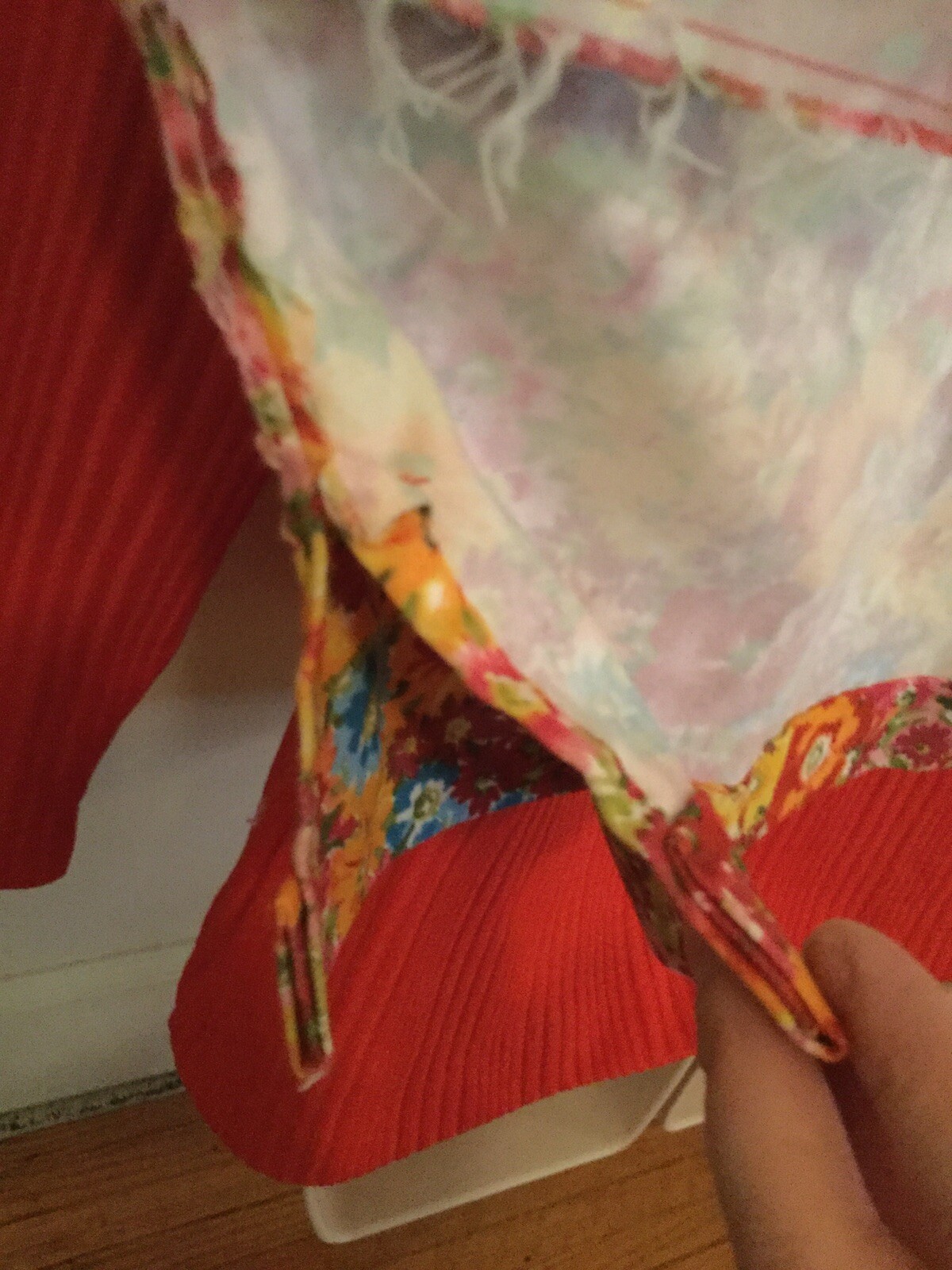 1970s Handmade Floral Spring Mod Indie Elastic Canvas Red Yellow Green Pink M