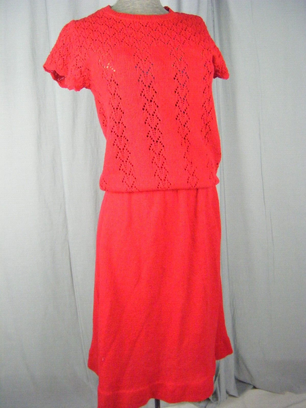 IT&rsquo;S PURE GOULD Vtg 70s Red Acrylic EyeLet Knit Top & Skirt-Bust 32/Waist up-32