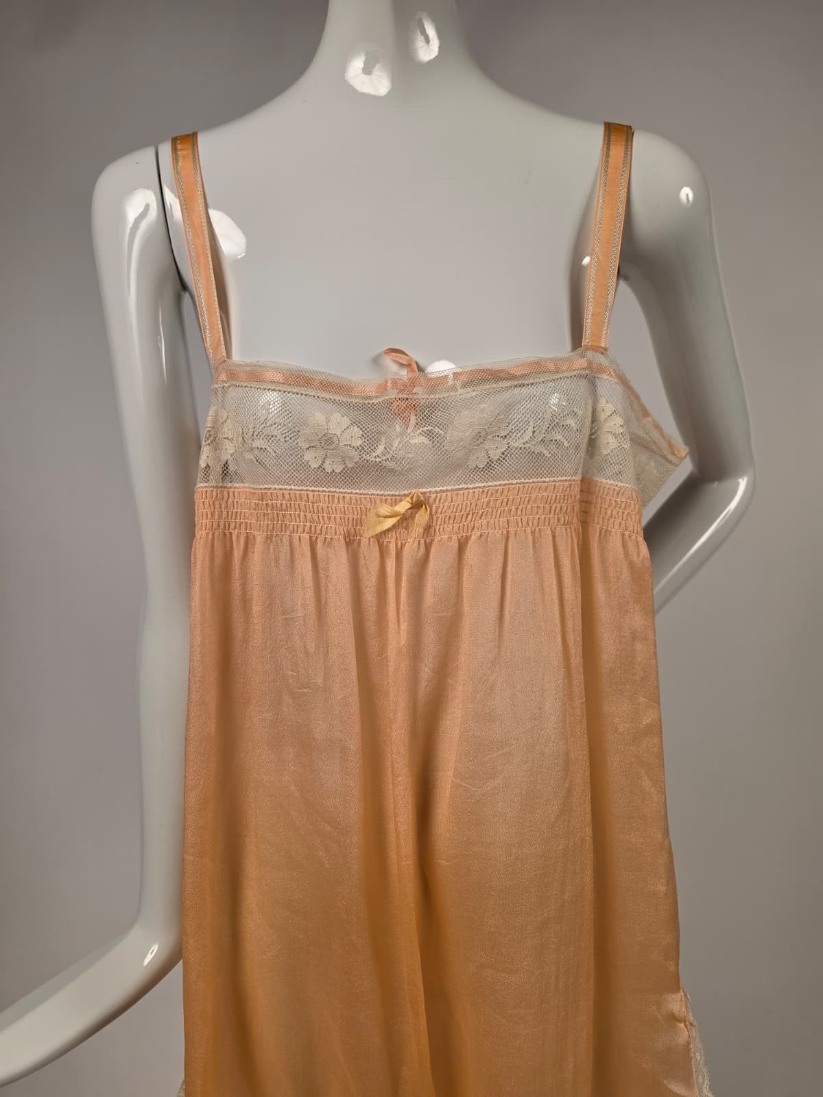 ANTIQUE FLAPPER 1920’S SILK STEP IN SLIP W VALENCIENNES LACE TRIM TOP