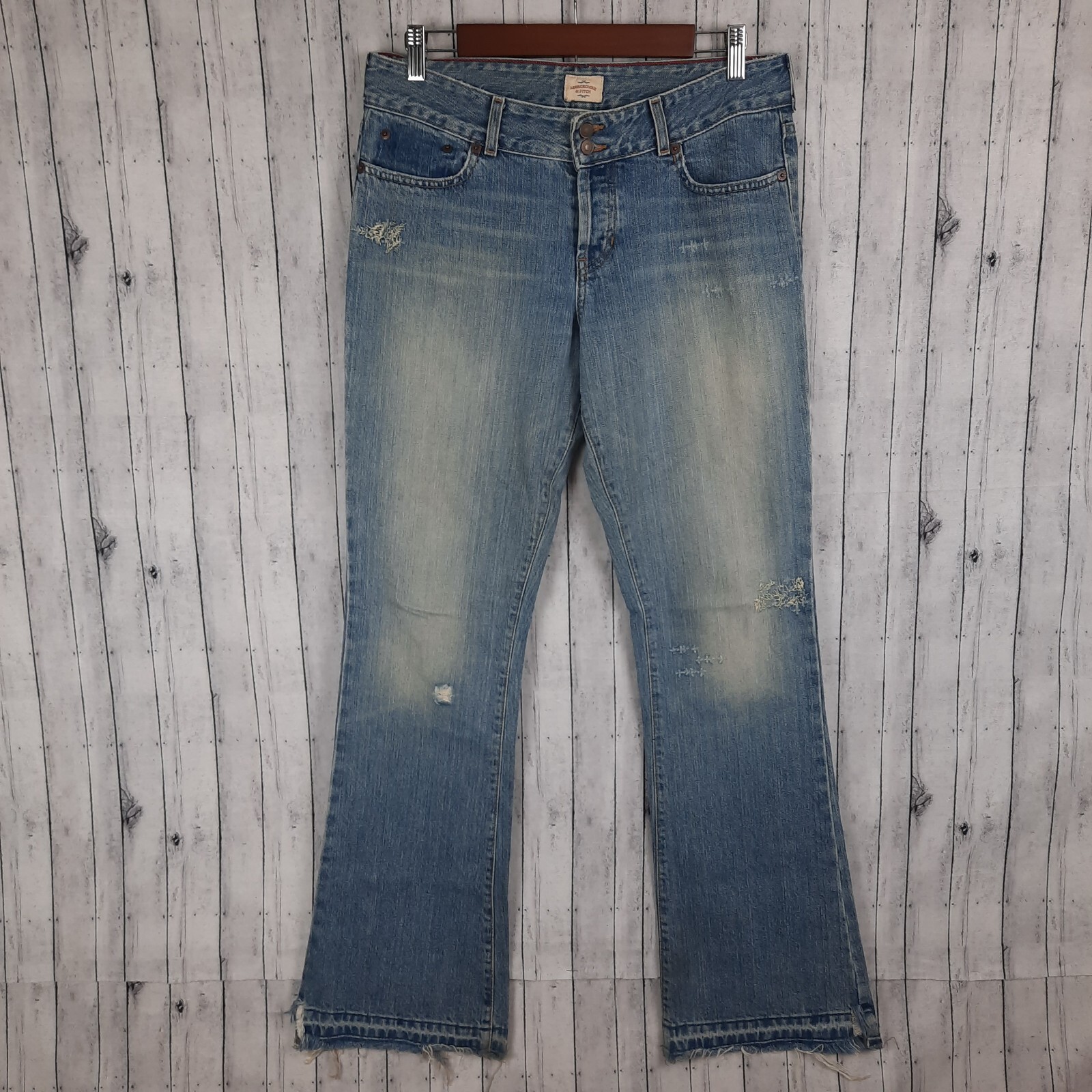 Abercrombie & Fitch Jeans Women&rsquo;s Size 6 32×33 Made in USA Button Fly Flare
