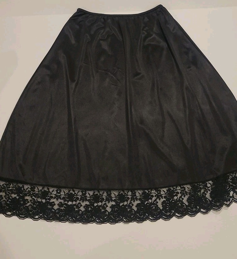Vtg Maidenform Half Slip Chantilly Lace Hem Antron Nylon Black Union USA Sz L