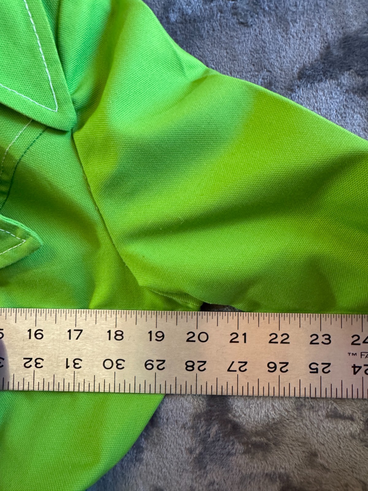 Vintage 1960s Gabardine Trench Coat Lime Green with belt Lined Size M 40.5&Prime; Long