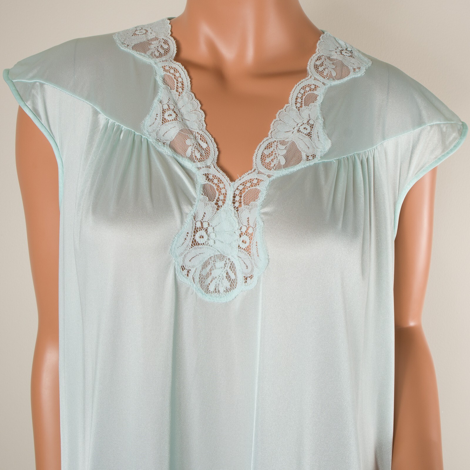 💖 VTG GILEAD Light Green Robe & Nightgown Set Nylon Lace Robe Sz S Gown Sz M