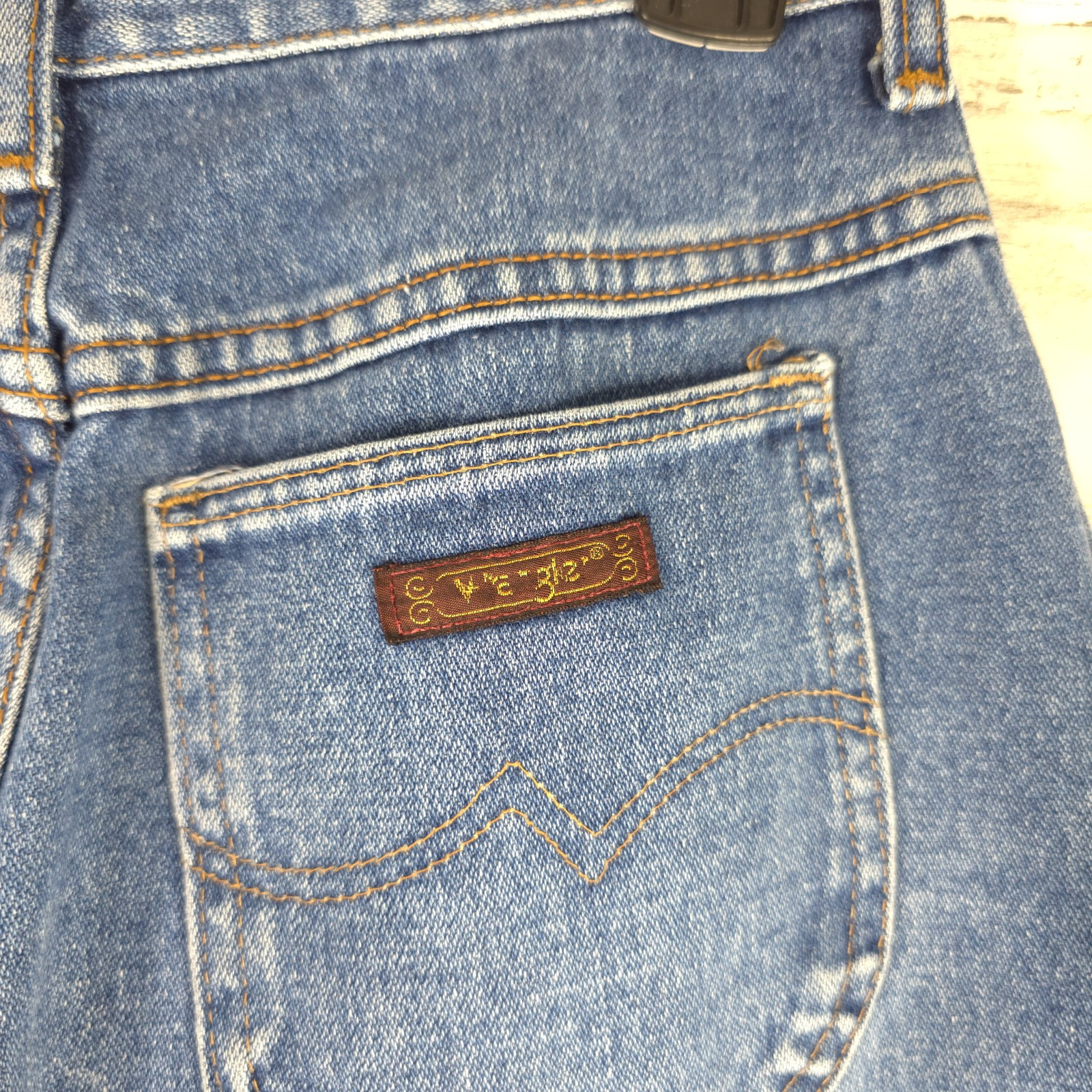 VINTAGE WRANGLER WOMEN&rsquo;S JEANS SIZE 10 AVERAGE MEASUREMENTS 27×32 *100% COTTON*