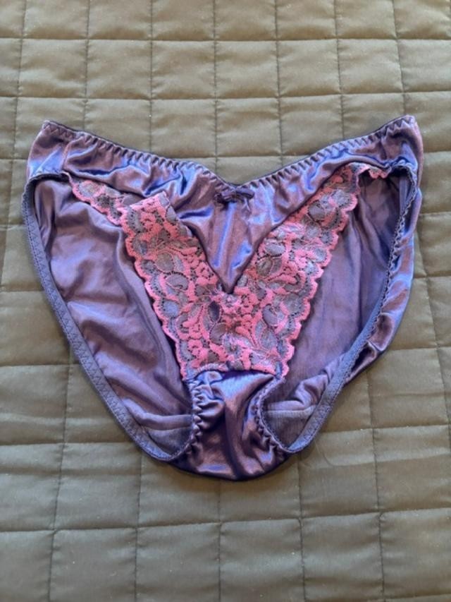 Vintage Maidenform Rendezvous Satin Panty Large Purple