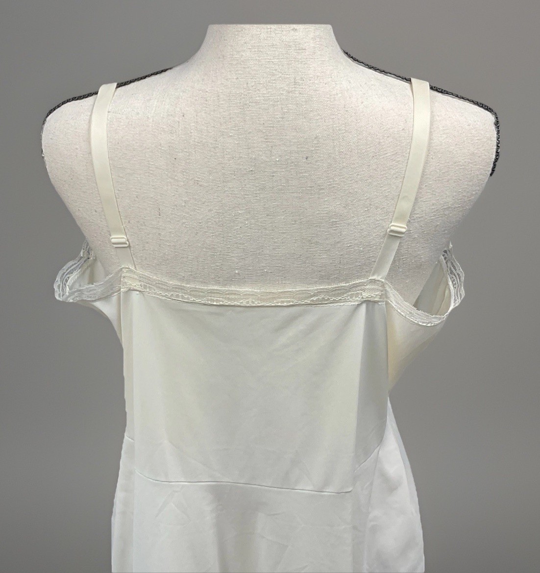 Vintage SHADOWLINE Full Figure White Lace Edge Full Slip Sz 40