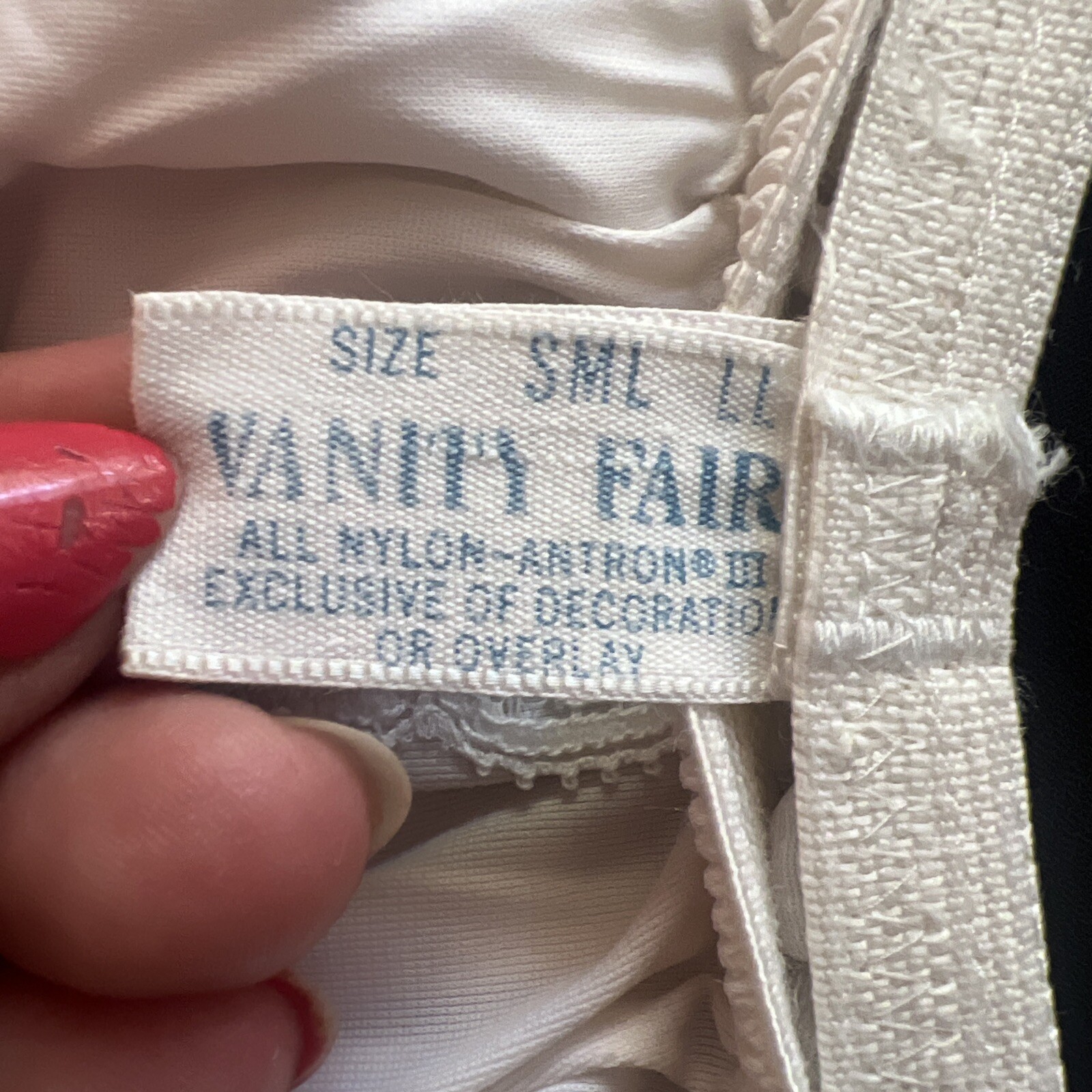 Vintage USA VANITY FAIR 1970s White Half Slip with Sexy Side Vent Sz Med/Lg