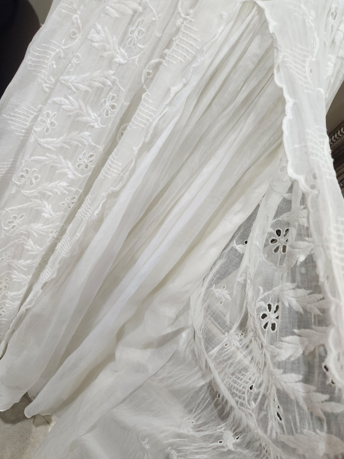 Vintage Voile Split Skirt Wedding Gown * szXS(measurements given) * Off White *