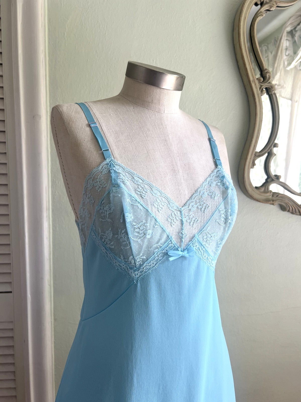 Vintage 1950s Vassarette Blue Nylon Tricot Crepelon Lace Slip Dress Size 34 S