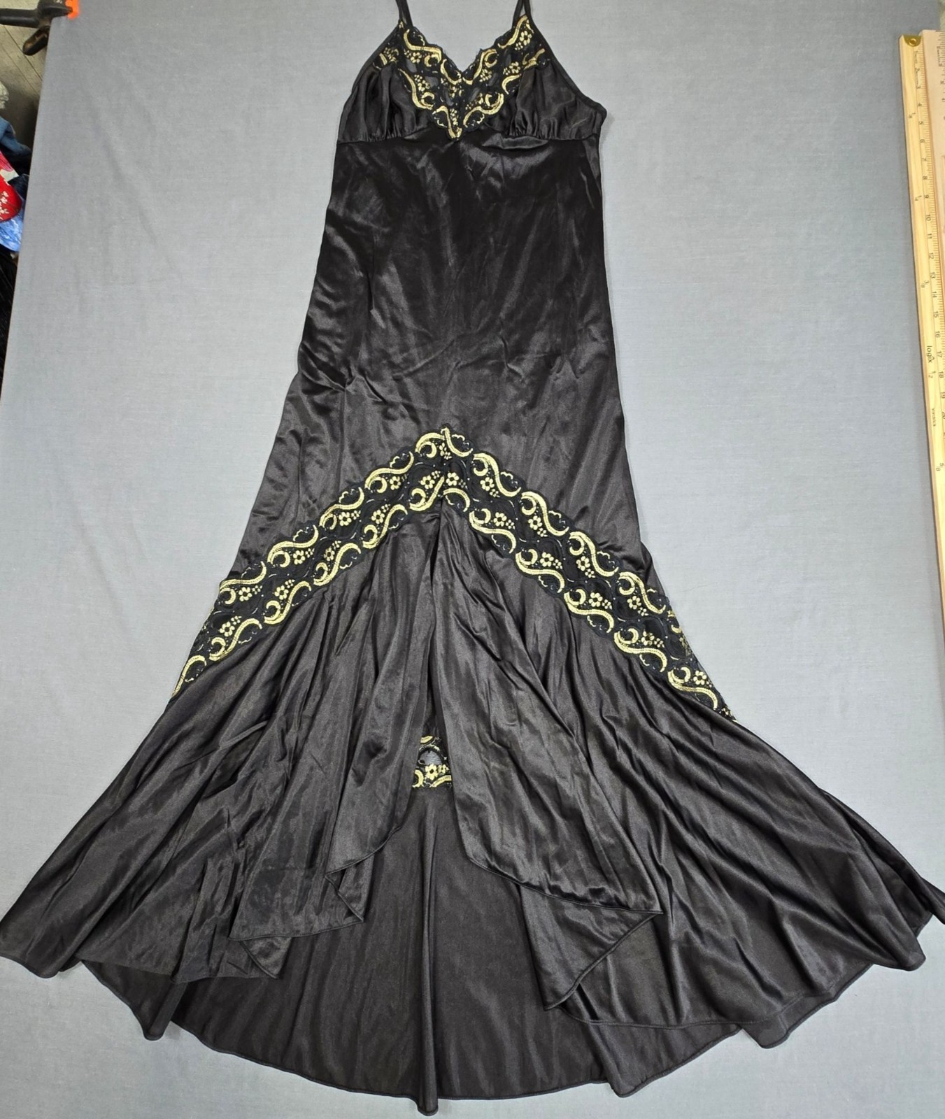 Vintage Black Gold Lace Medium Nightgown ILGWU Lady Cameo Made In USA