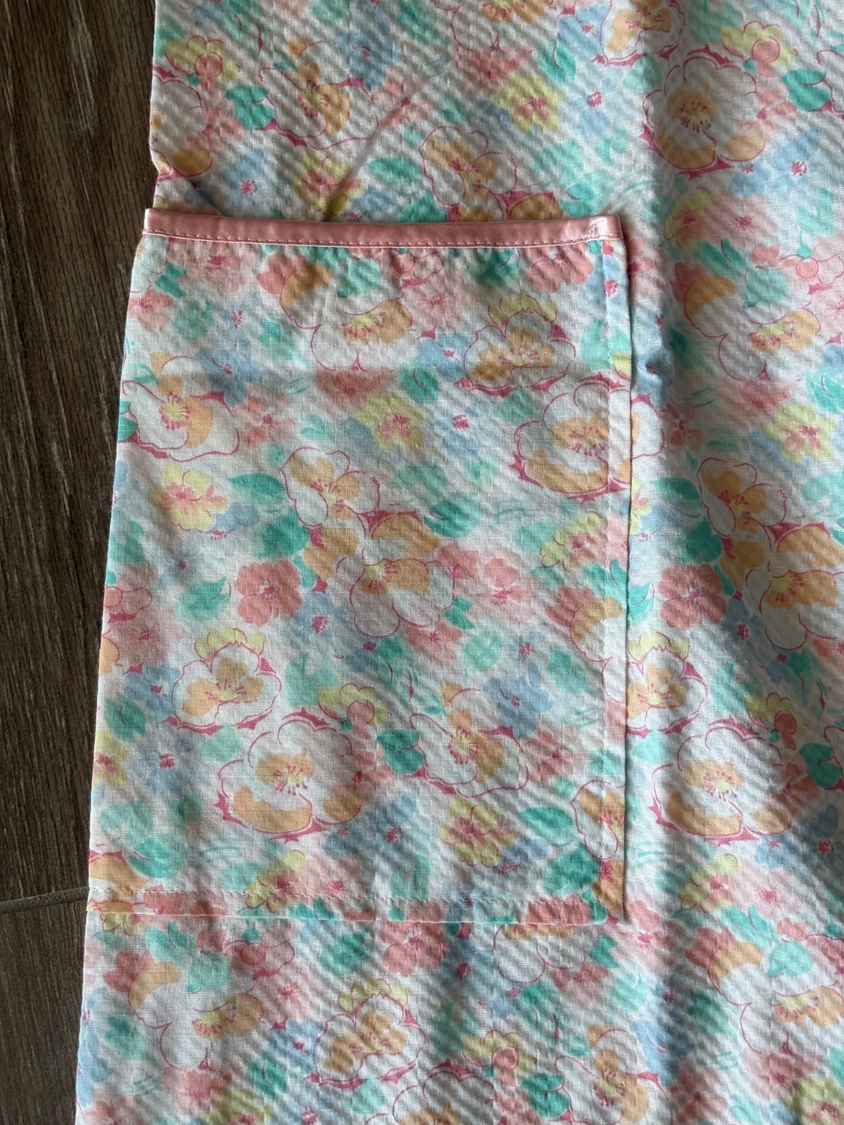 Vintage Evelyn Pearson Cotton and Polyester Button Up Robe Floral Size Small