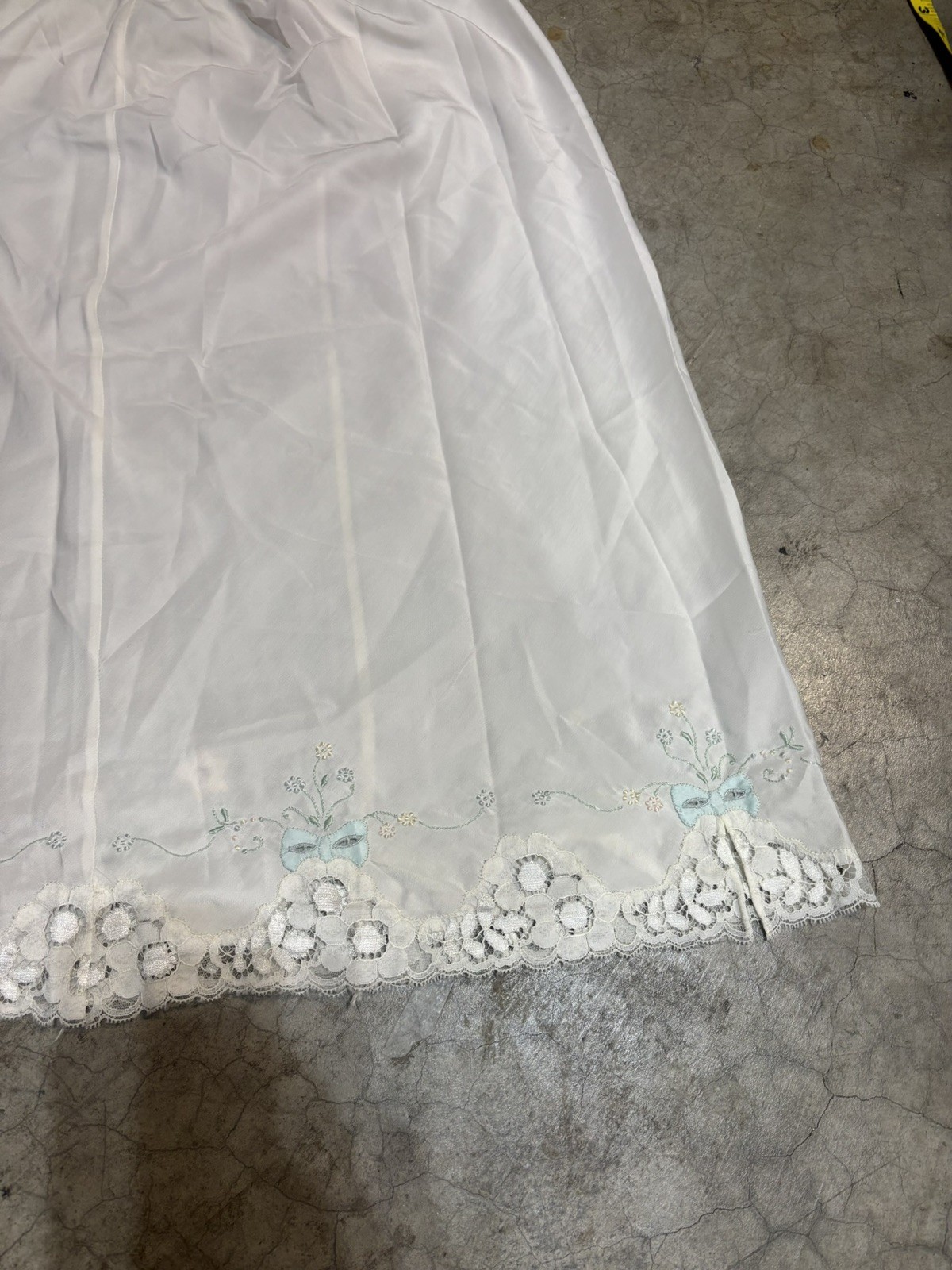 Vintage 1960-70s white Odette Barsa leaf hand embroidered fairycore slip skirt