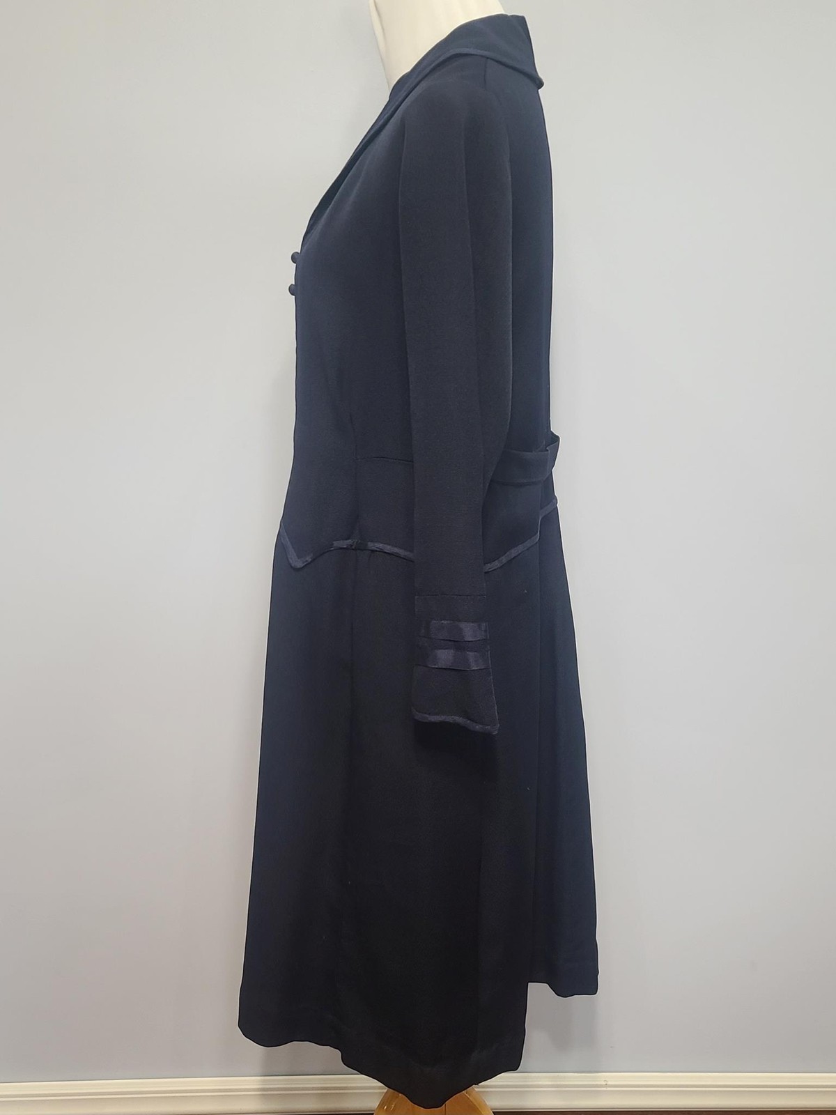 Vintage 1920s Flapper Dress Dark Blue / Black Wool German (B-40&Prime; W-37&Prime;) AS-IS