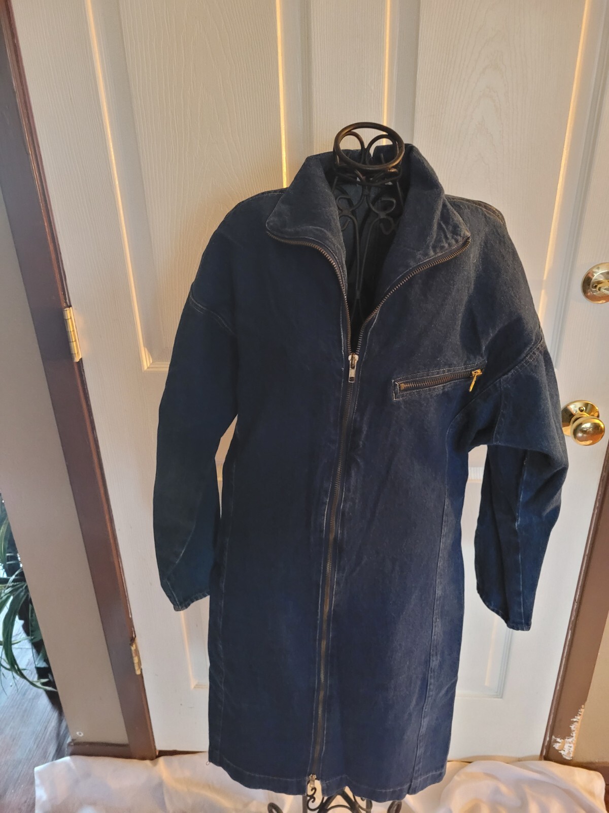 Vintage 1980&rsquo;s Joni Blair Blue Denim Long Sleeve Zipper Dress. Size 9 Juniors.