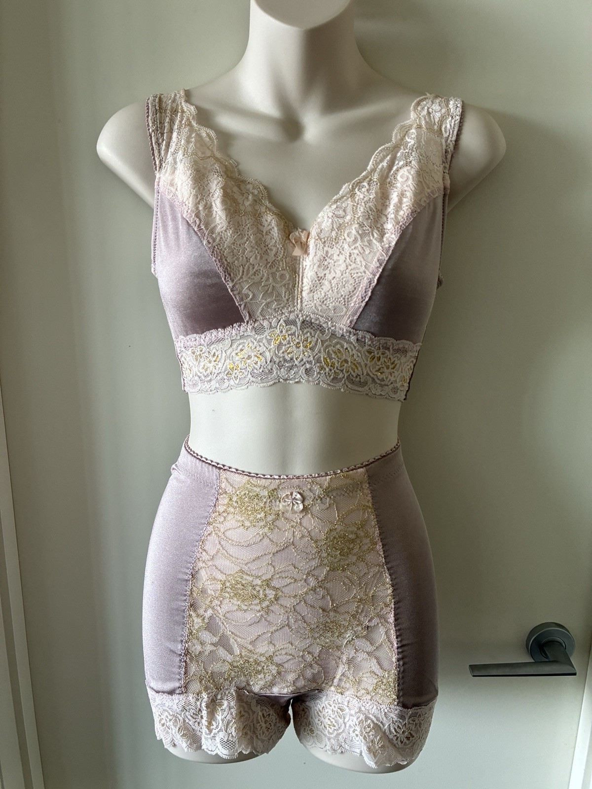 Vintage Soft Cup Bra+Girdle Retro-Style Pinup Girl Sets XS or M Black Blue Rose
